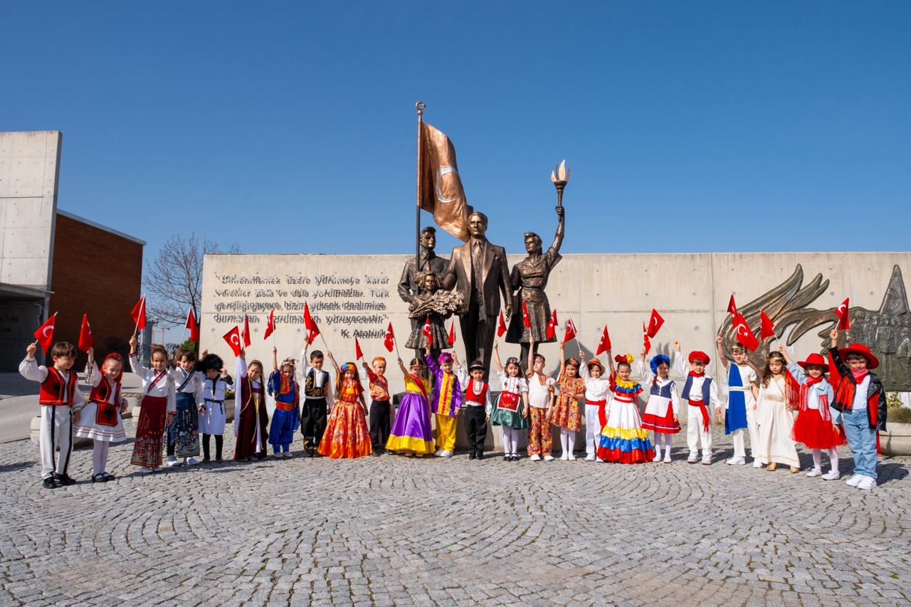 23 Nisan Ulusal Egemenlik ve Çocuk Bayramımızı Kutladık 
