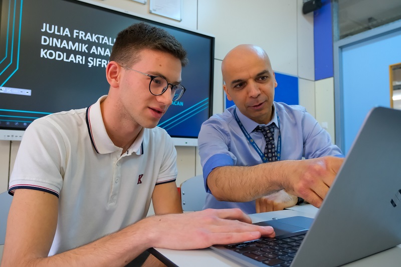 Öğrencimizin Matematik Alanındaki TÜBİTAK Başarısı