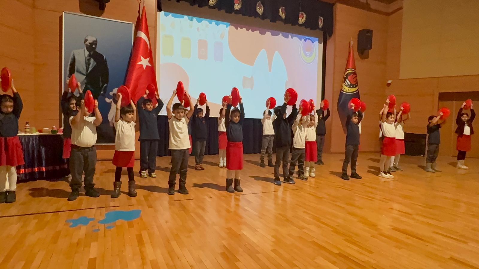 Atıkların Melodisi: Öğrencilerimizden Anlamlı Geri Dönüşüm Konseri