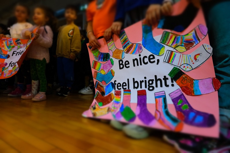 Zorbalığa Karşı Rengarenk Çoraplarımızı Giydik