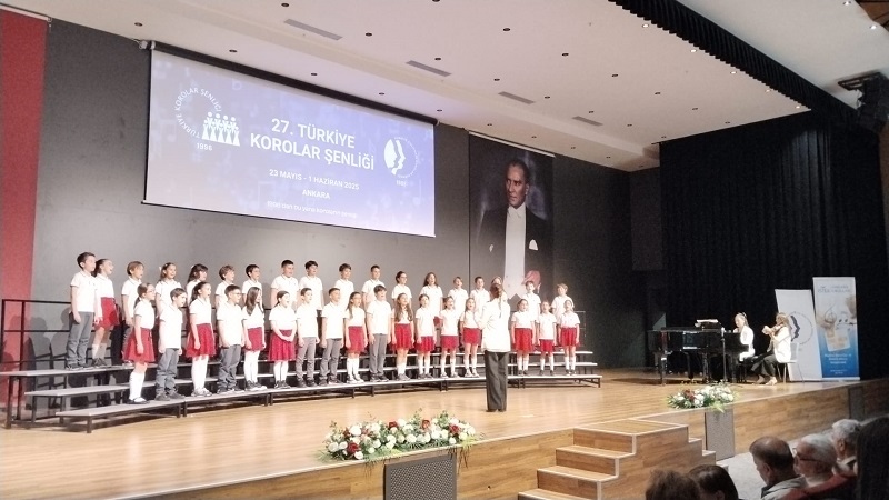 polifonik koro