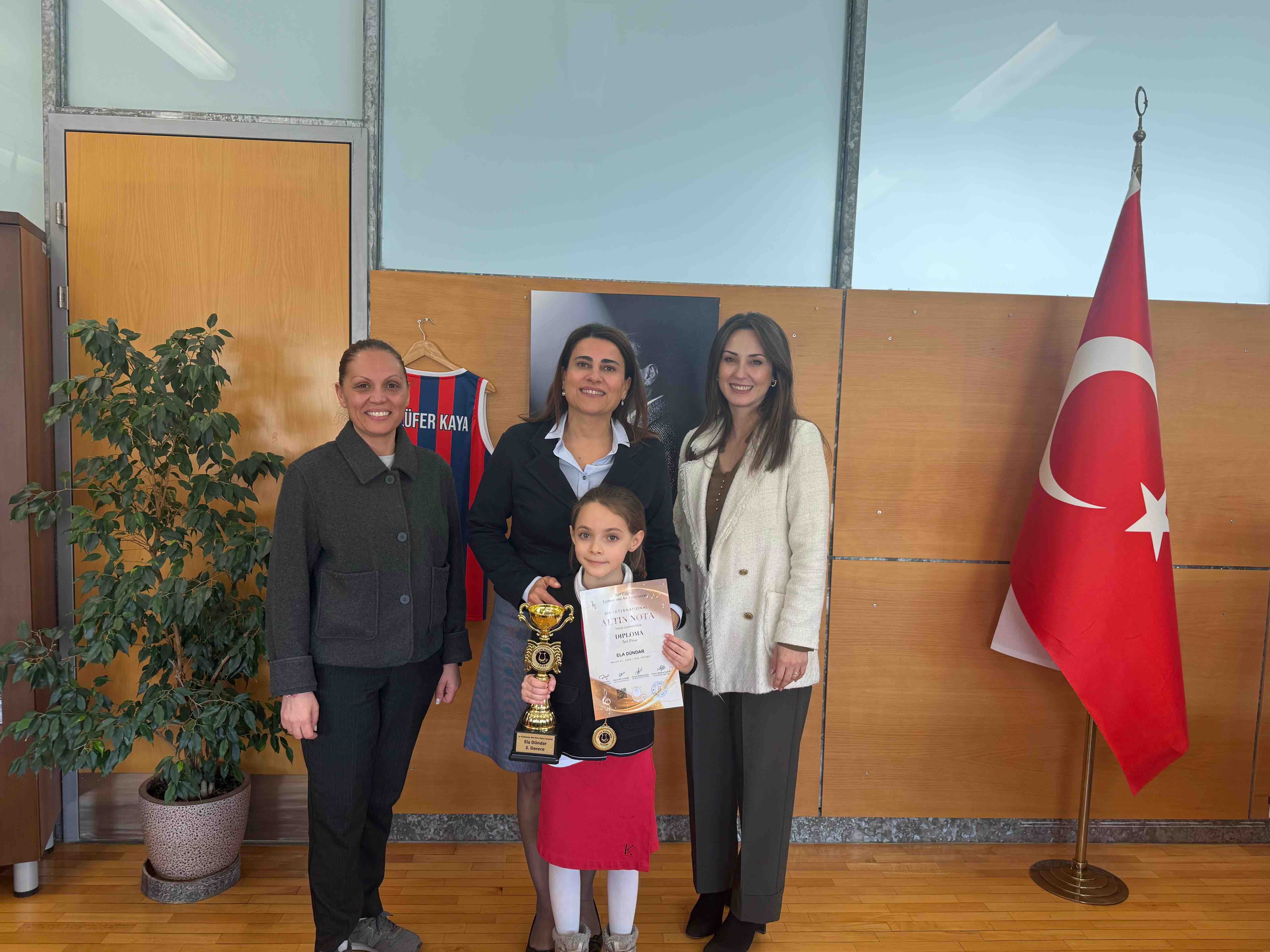 Uluslararası Piyano Yarışmasından Üçüncülük