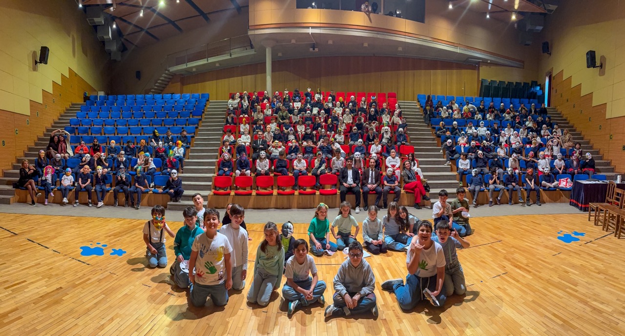 Okulumuzda Dünya Tiyatro Günü Coşkusu