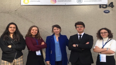 Fransızca Politika ve Diplomasi Kulübü( MFNU) Öğrencileri İzmir Tevfik Fikret Lisesi’nde Conférence du Modèle de l’Assemblée parlementaire de l’OTAN ( IZMIROTAN ) 2019 Konferansına katıldılar.