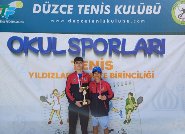 Yıldız Erkek Tenis Takımımız Türkiye 3.'sü Oldu