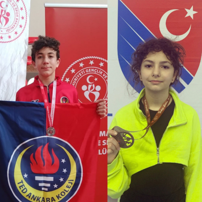 Ortaokul Öğrencilerimiz Mehmet Bartuğ Çeçen ve Beril Demir Eskrimde Türkiye Derecesi Aldı