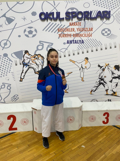 Ortaokul Öğrencimiz Öykü Ecrin Demirci Karate Milli Takımında
