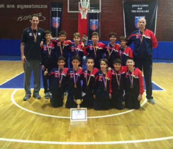 İlkokul Minik Erkek Basketbol Takımımız Ankara 3.sü