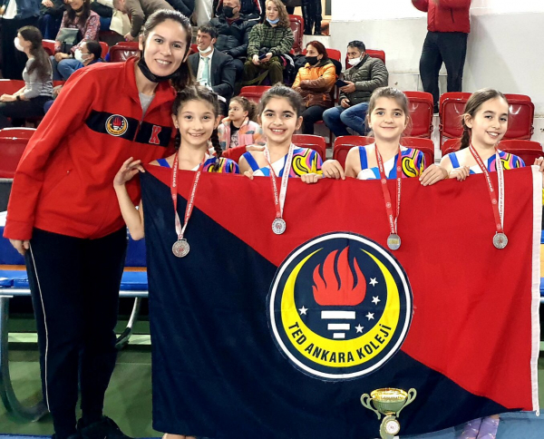 İlkokul Artistik Cimnastik Minik A Kız Takımımız Ankara 2.si Oldu