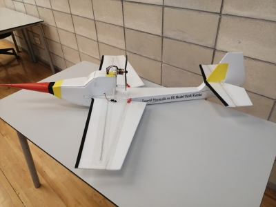 Ortaokul Öğrencimiz Hakan AYDINGÖZ Model Uçak Üretti