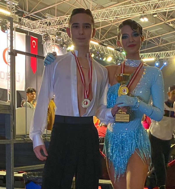 Öğrencimiz Irmak Baltacıoğlu METU CUP Dans Yarışmasında Üçüncü Oldu
