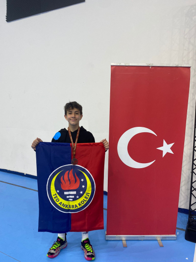 Öğrencimiz Mehmet Bertuğ ÇEÇEN&#039;in (7/İ) Eskrim Başarısı