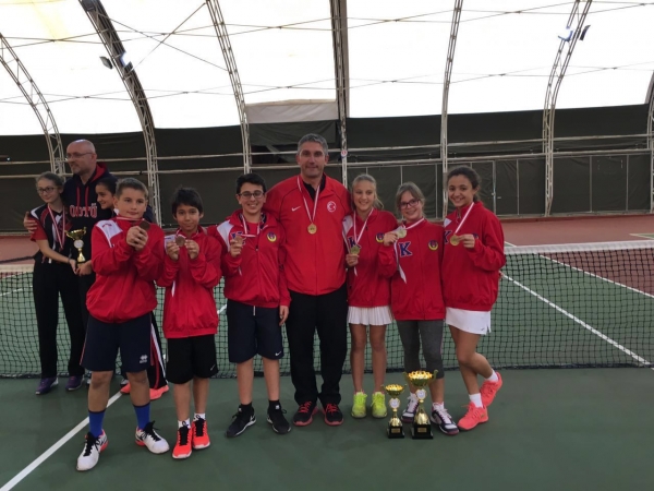 Ortaokul Küçük Kız-Erkek Tenis Takımımızın Başarısı