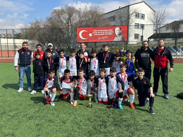 Ortaokul Küçük Erkek Futbol Takımımızın Başarısı