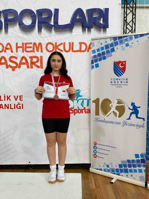 Öğrencimiz Aybüke Genç Eskrim Türkiye Şampiyonasında Üçüncü Oldu