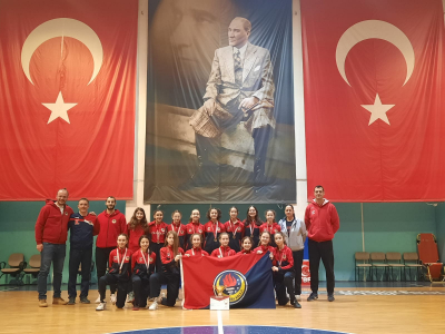 Ortaokul Küçük Kız Basketbol Takımımız Ankara Şampiyonu
