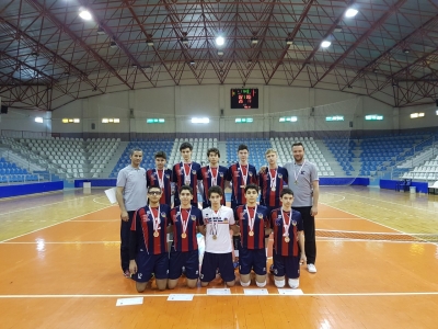 Lise Genç Erkek Voleybol B Takımımız Yarıfinal 1.si olarak Türkiye Şampiyonasına Katılmaya Hak Kazandı