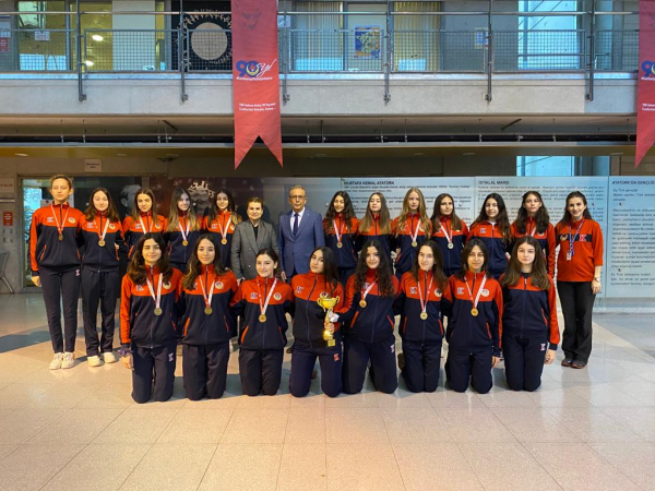 Yıldız Kız Voleybol Takımımız Ankara Şampiyonu Oldu.