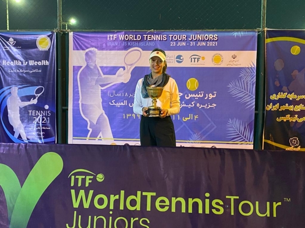 Lise öğrencimiz Lara Eroğlu İran'da Düzenlenen J5 ITF Tenis Turnuvasında Çiftlerde 1. Oldu