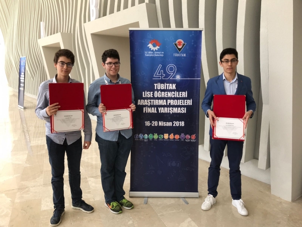 TÜBİTAK Yarışmasında Fizik Dalında Türkiye 3.lüğü Teknoloji Tasarımda Teşvik Ödülü Bizim