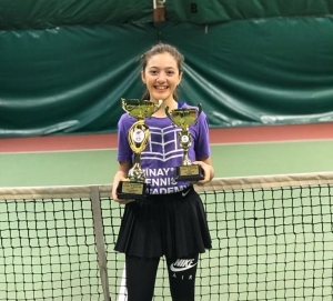 Ortaokul Öğrencimiz Aslı Defne TÜRKOĞLU&#039;nun Tenisteki Başarısı