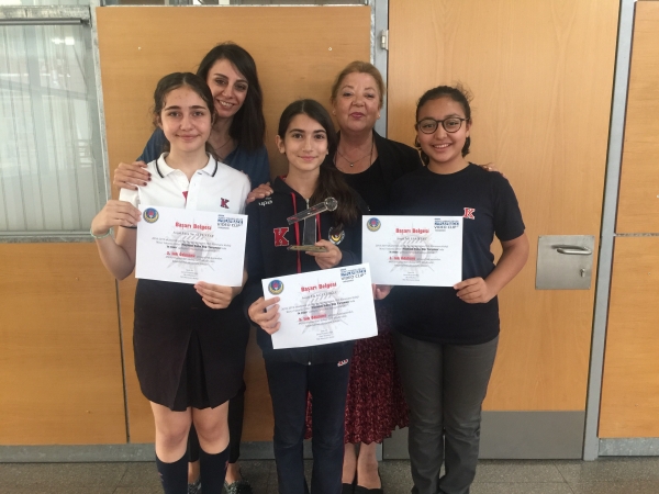 II. Yabancı Diller Playback Video Klip Yarışmasında 3. Olan Öğrencilerimiz Ödüllerini Aldılar