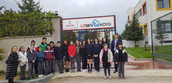 Ortaokul İngilizce Zümremizin LÖSEV Köyü Ziyareti