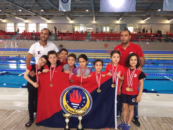 İlkokul Minik Yüzme Takımlarımızın Başarıları