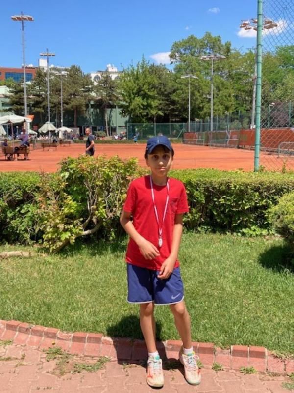 Öğrencimiz Sarp KAYA’nın (5/H) Tenis Başarısı