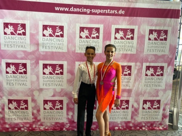 Ortaokul Öğrencimiz Selin Yavuz'un Dans Başarısı