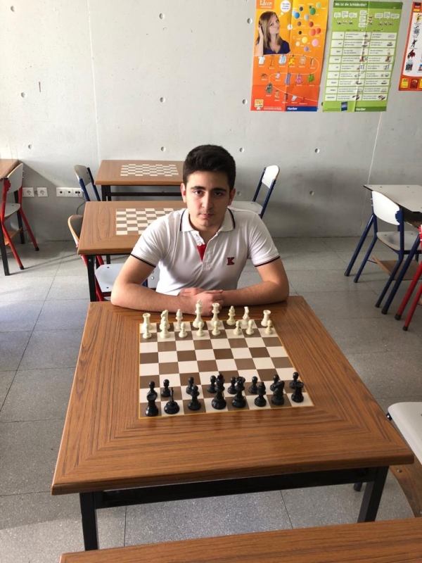 Öğrencimiz Emre Erdal Satranç Türkiye Kupası'nda Birinci Oldu