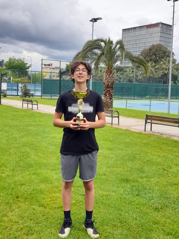 Lise Öğrencimiz Çağan Doruk Diker'in Tenis Başarısı