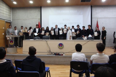 BTEC Öğrencilerimiz Sertifika ve Diplomalarını Aldı