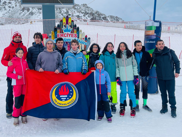 Ankara İl Birinciliği Kayak Alp Disiplini Müsabakasında Sporcularımız Dereceler Elde Etti