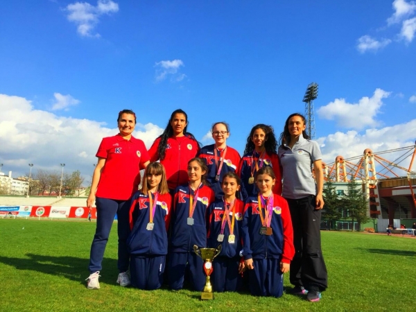 Küçük Kız Atletizm Takımımız Ankara Birincisi