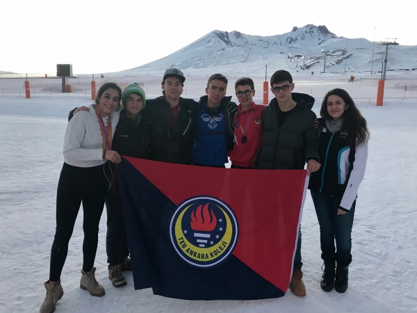 Lise Öğrencilerimiz Kayak Başarıları